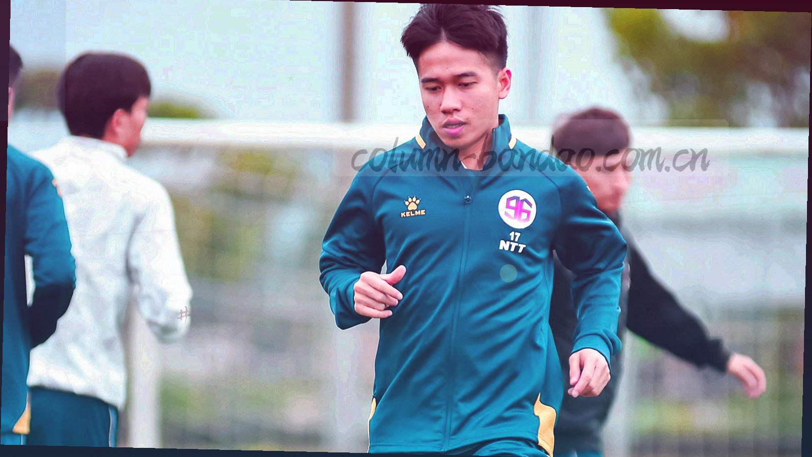 电视大屏上按轮次排列的联赛专题列表界面